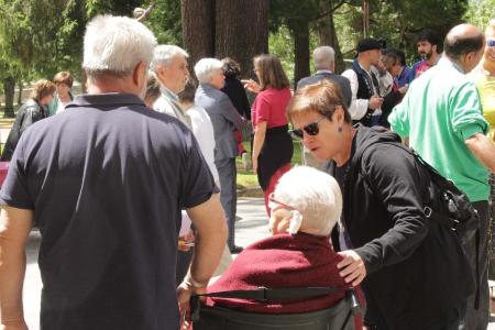 Imagen Los residentes del CSS La Fuencisla celebran, acompañados de hermanos, hijos y nietos, el Día de la Familia