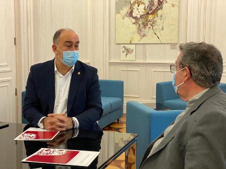 Imagen Diputación y Diócesis firman un acuerdo para actualizar el conservar el archivo diocesano