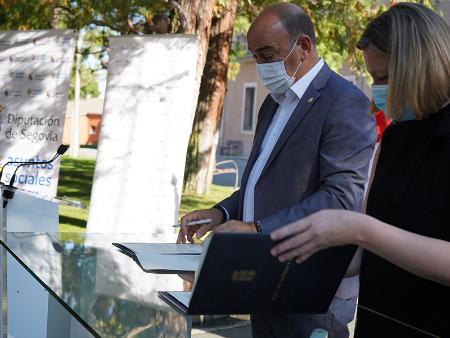 Imagen La Diputación  y la Junta firman el primer acuerdo para la implementación de proyectos de interés provincial con cargo a los fondos europeos
