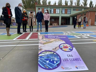 Imagen El CRA Los Llanos ejerce de pionero en la provincia en la apuesta por crear patios violetas