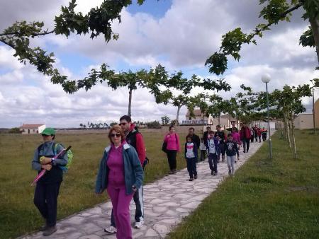 Imagen Ciento cincuenta pequeños exploradores conocieron Fuenterrebollo y su entorno gracias a la II Jornada de senderismo escolar