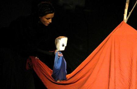 Imagen Una triple actuación de los títeres de María Parrato en Carbonero clausura la XI Campaña Escolar de Teatro